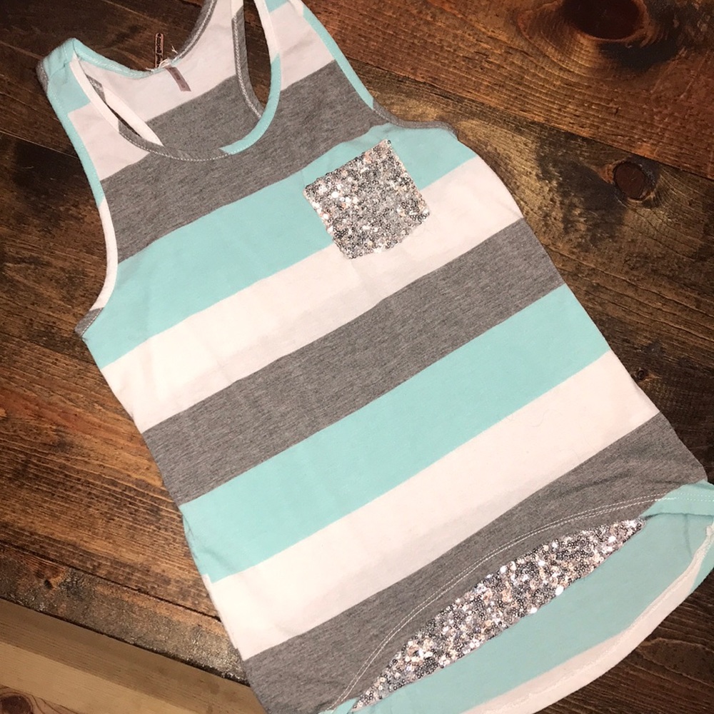 Striped tank top with sequin